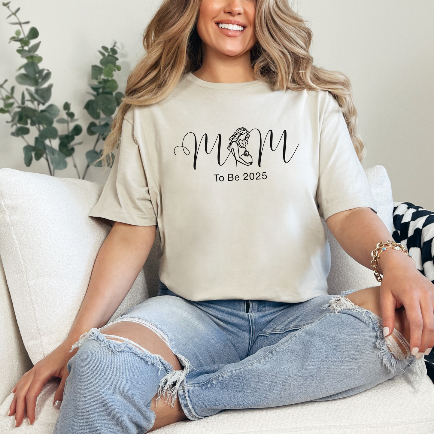 Personalized “Mom To Be” T-Shirt – Custom Year | Pregnancy Announcement Shirt