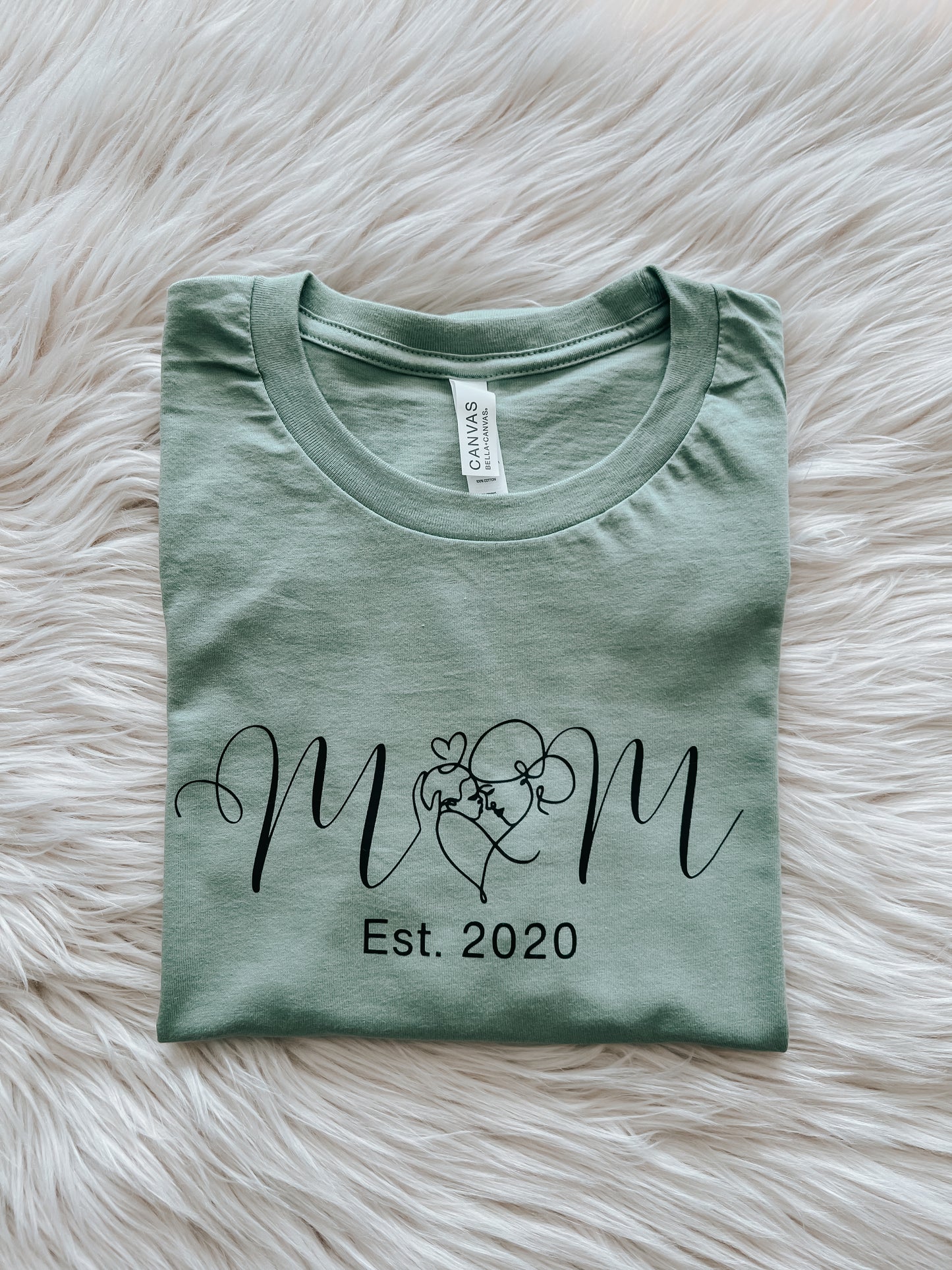 Personalized "Est. Year Mom" - Heart Line Art T-Shirt
