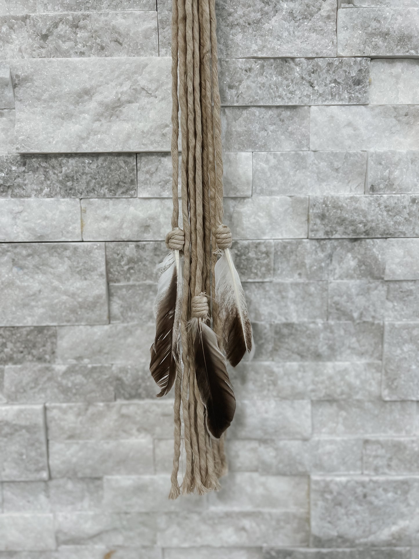 Macramé Hat Hanger with Feathers in Almond Color